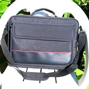 LIKE NEW Targus Laptop Bag, Black Canvas, Red Stitching Trim, Unisex, 15"x11"